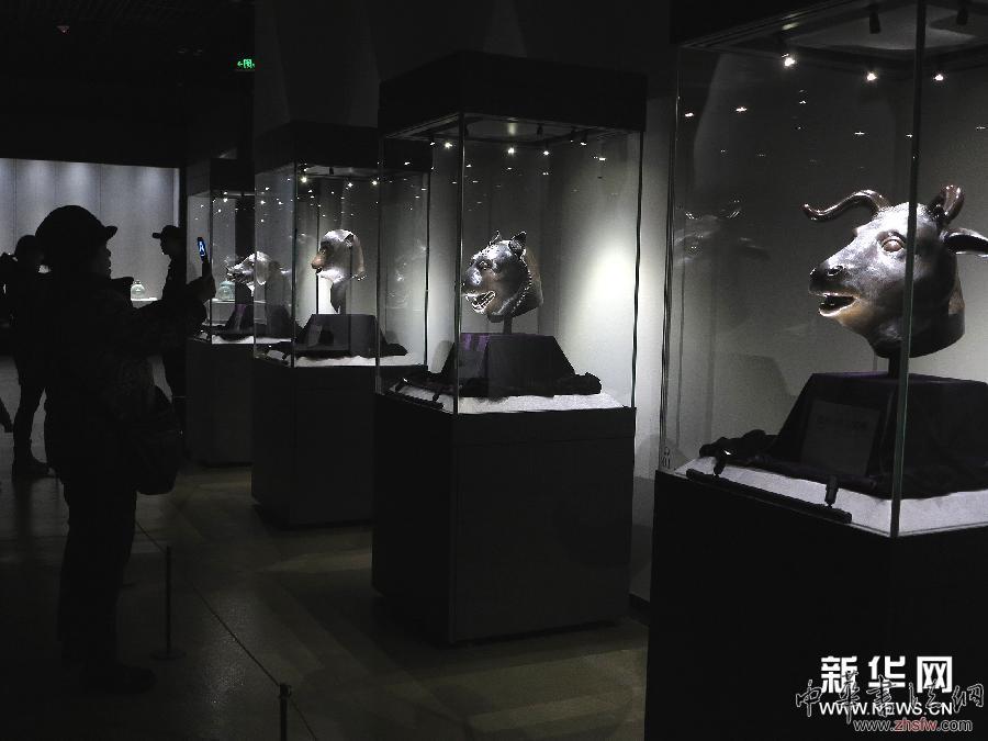 （晚报） （1）圆明园四大生肖兽首铜像亮相山东