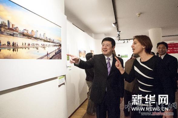 （XHDW）（1）丝绸之路图片展在雅典开幕