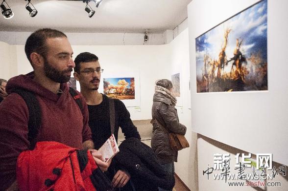 （XHDW）（2）丝绸之路图片展在雅典开幕