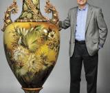 世界上最大花瓶1.9米高 在美拍出上万英镑
